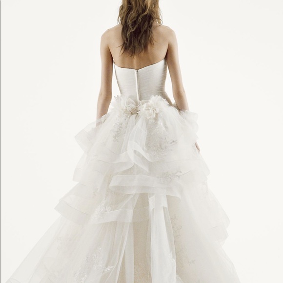 VERA WANG VW351197 WEDDING DRESS
VW351197 - Picture 5 of 9